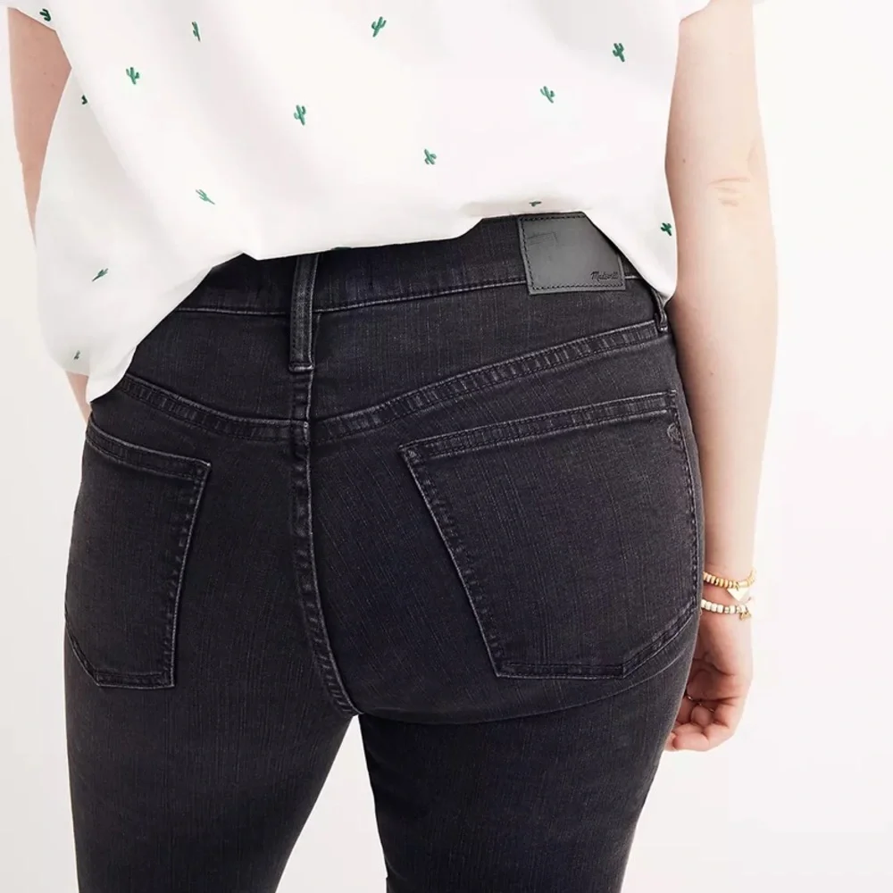 Madewell 9" Mid-Rise Skinny Jeans in Black Sea - Picture 2 of 8
